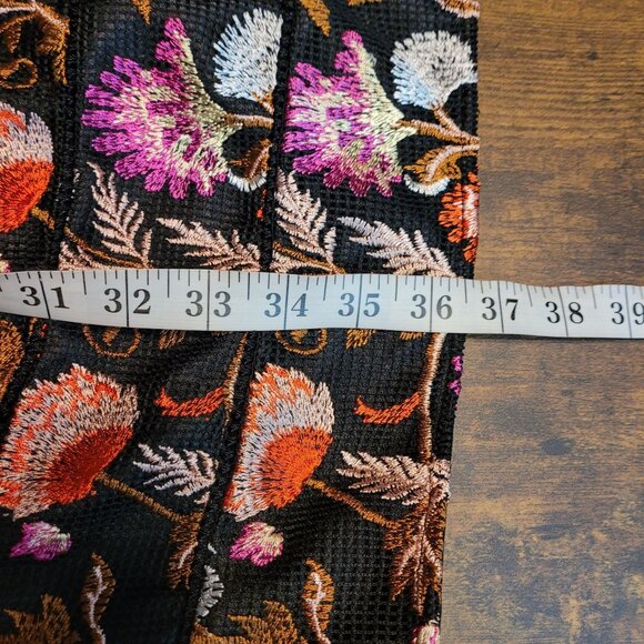 WHBM Floral Embroidered Sheath Dress Size 4 Sleeveless Black Multi Romantic - Picture 8 of 8